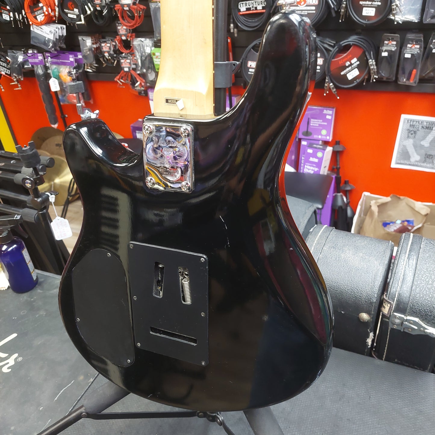 1998 Washburn Maverick Series BT-4/BK Electric Guitar w/ Grover Tuners - Black SN# I801120599