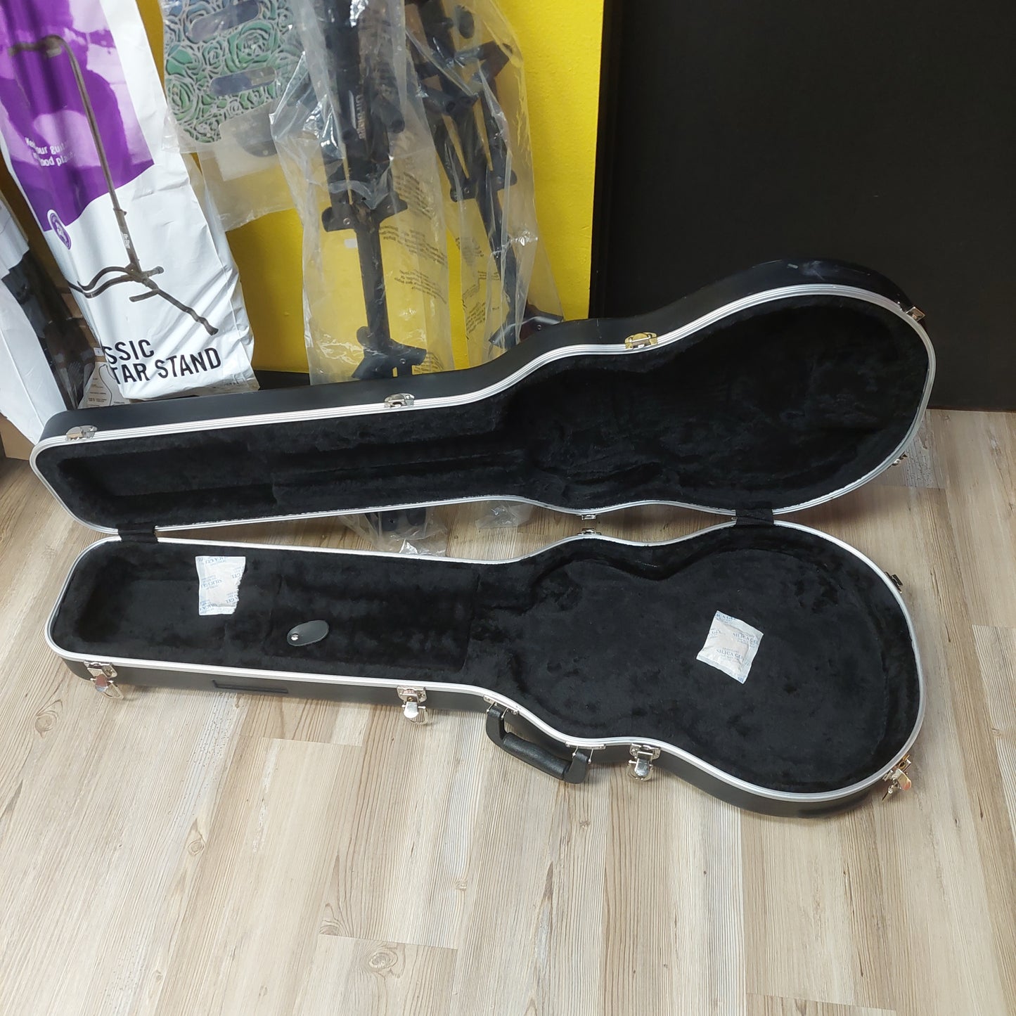 Electric Guitar Hard Case - Black (USED)