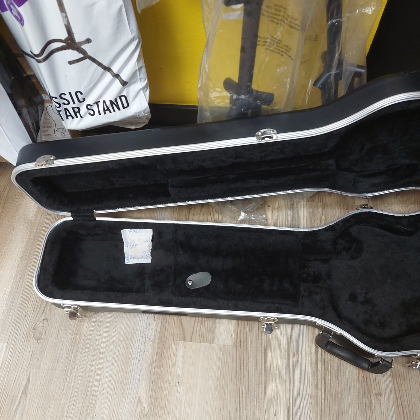 Electric Guitar Hard Case - Black (USED)