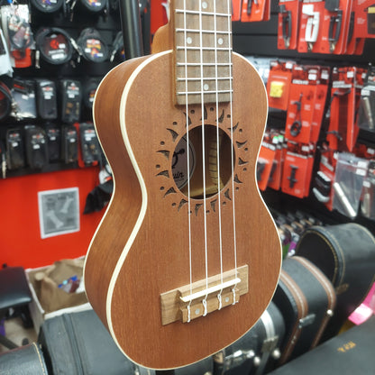 Penguin PGUKMPT Soprano Ukulele w/ Pinguin Gig Bag