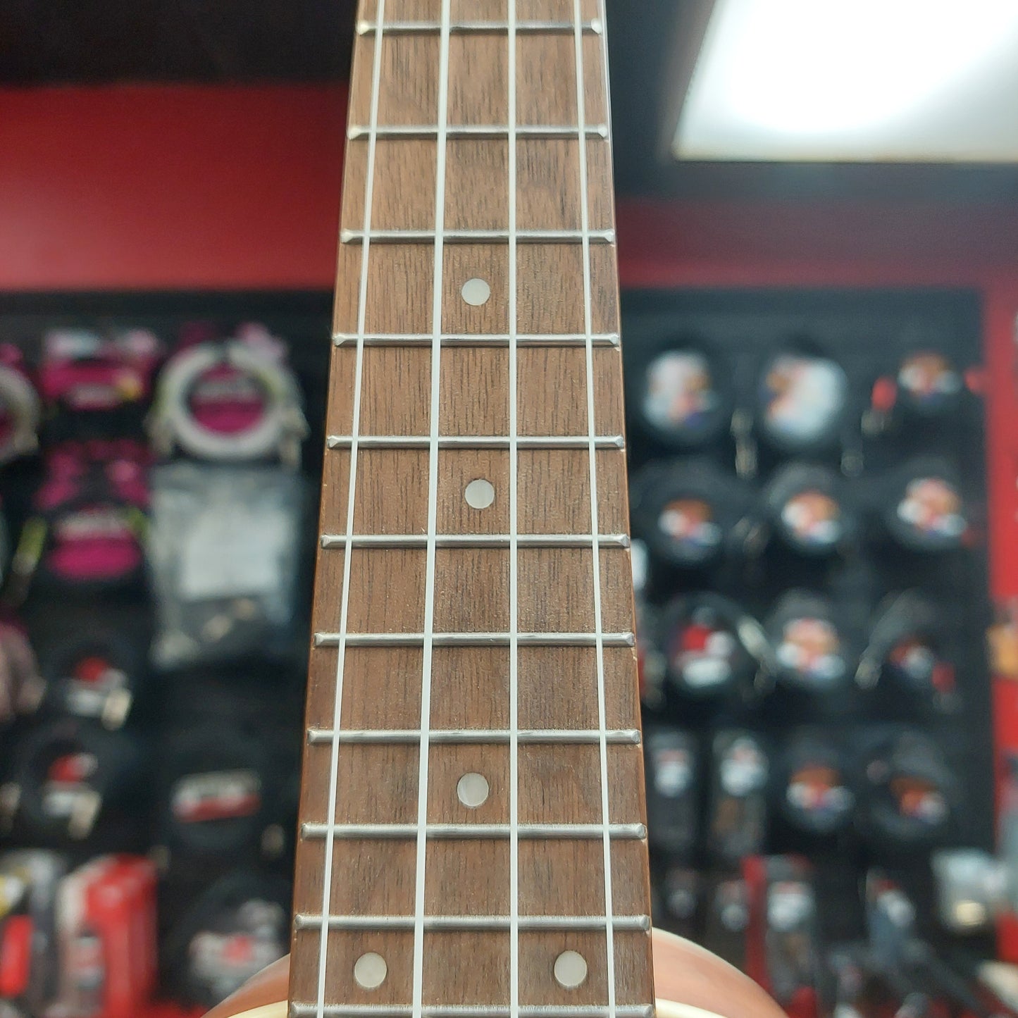 Penguin PGUKMPT Soprano Ukulele w/ Pinguin Gig Bag