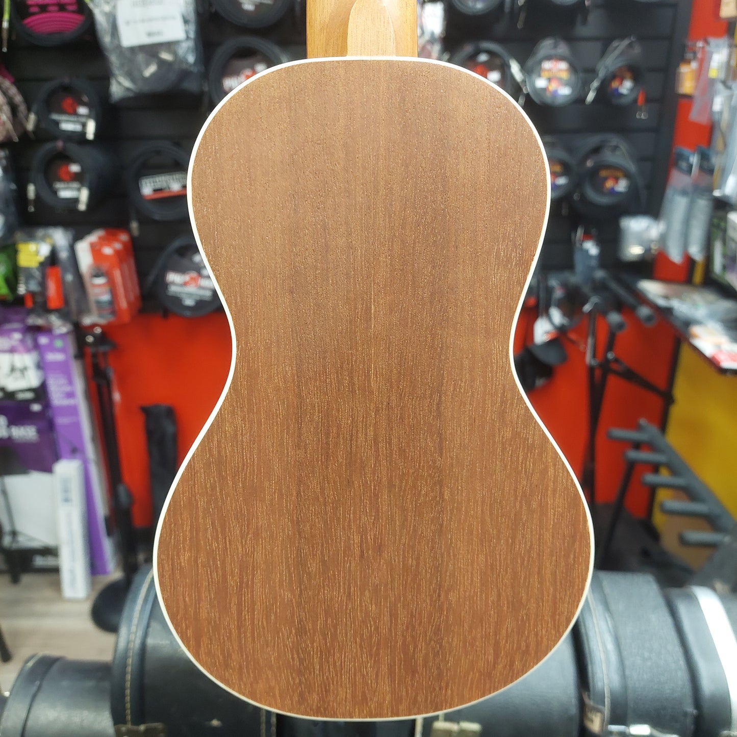 Penguin PGUKMPT Soprano Ukulele w/ Pinguin Gig Bag