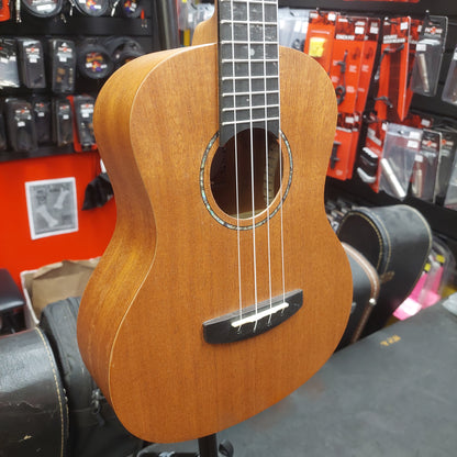 YAEL Tenor Ukulele Size: 26 w/ YAEL Gig Bag