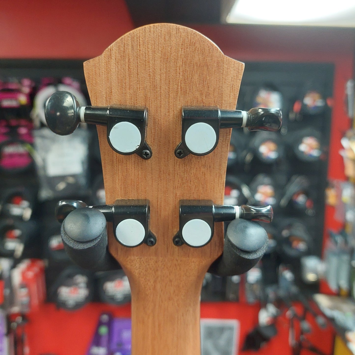 YAEL Tenor Ukulele Size: 26 w/ YAEL Gig Bag