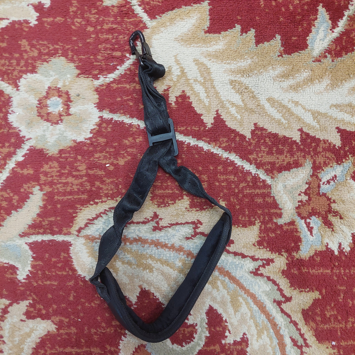 Adjustable Soft Leather Padded Strap for Saxophones, Oboe, English Horn, Bassoon, & Clarinet - Black