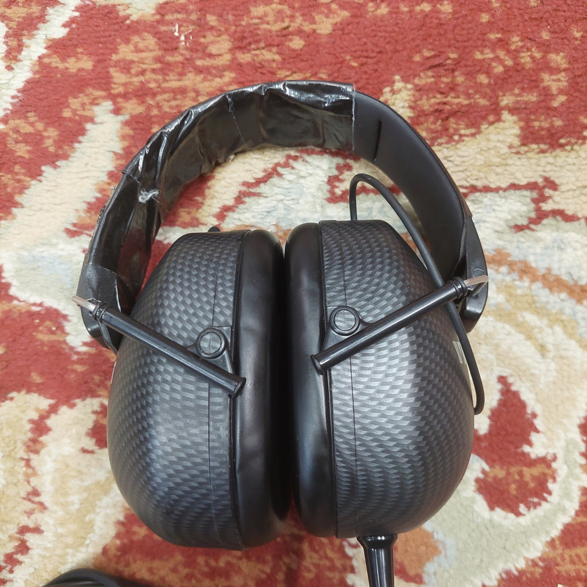 Vic Firth SIH1 Stereo Isolation Headphones - Black Carbon-Fiber Pattern (USED)