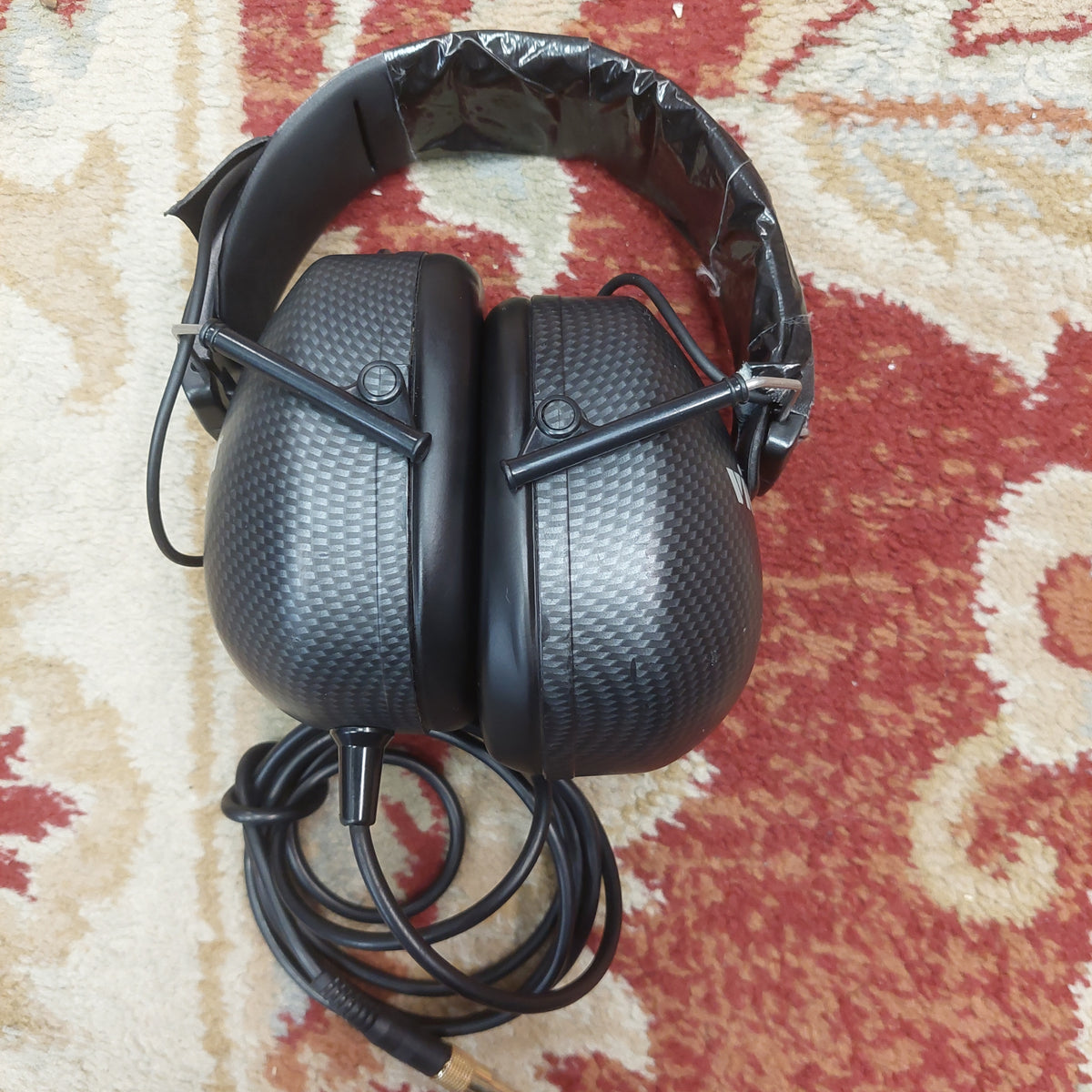 Vic Firth SIH1 Stereo Isolation Headphones - Black Carbon-Fiber Pattern (USED)