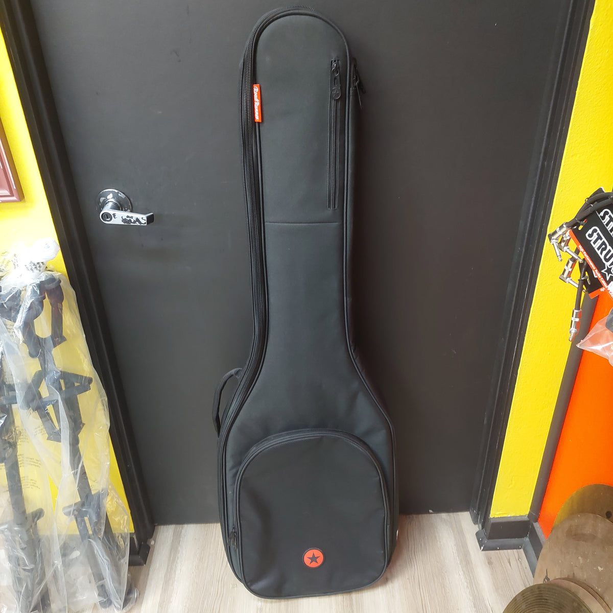 Road Runner RR3EB Bass Padded Gig Bag - Black