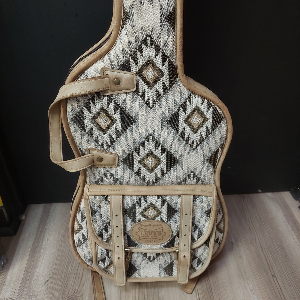 Levy’s Tapestry Leather Strat/Tele Gig Bag - Beige (USED)