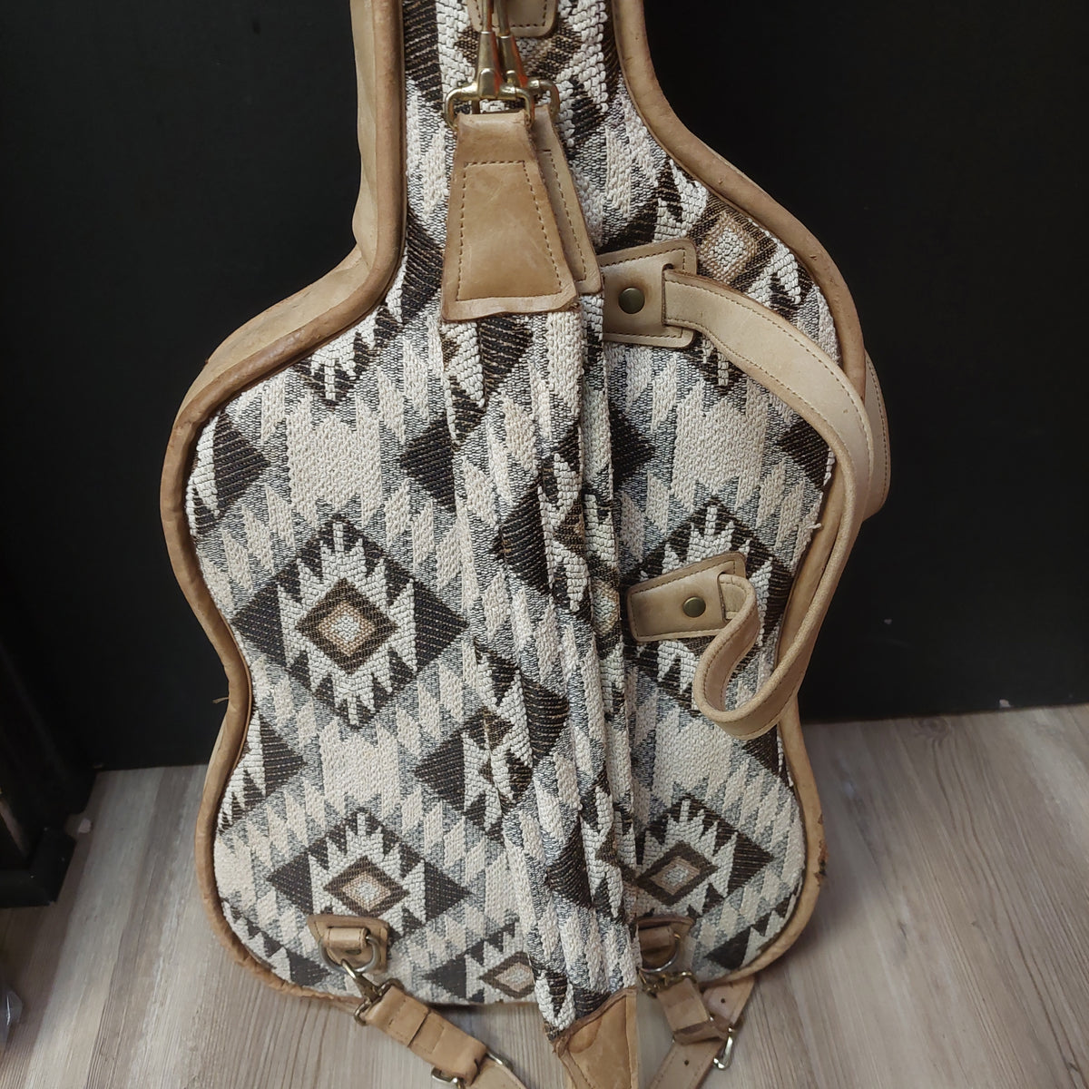 Levy’s Tapestry Leather Strat/Tele Gig Bag - Beige (USED)