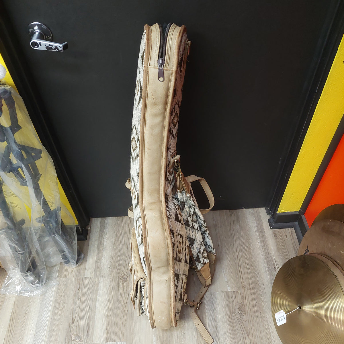 Levy’s Tapestry Leather Strat/Tele Gig Bag - Beige (USED)