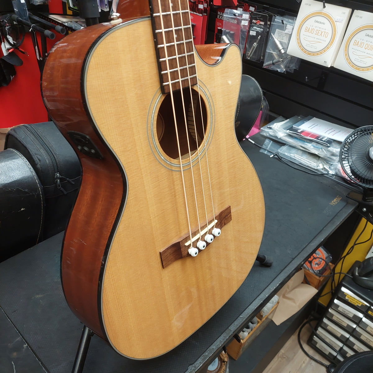 2023 Fender CB60SCE Acoustic/Electric 4-String Bass Guitar, Walnut Fingerboard - Natural  SN# IWA2341173