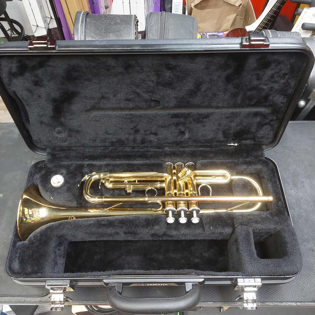 Yamaha Advantage YTR 200ADII Bb Trumpet w/ Yamaha Hard Case (USED) SN# 101865