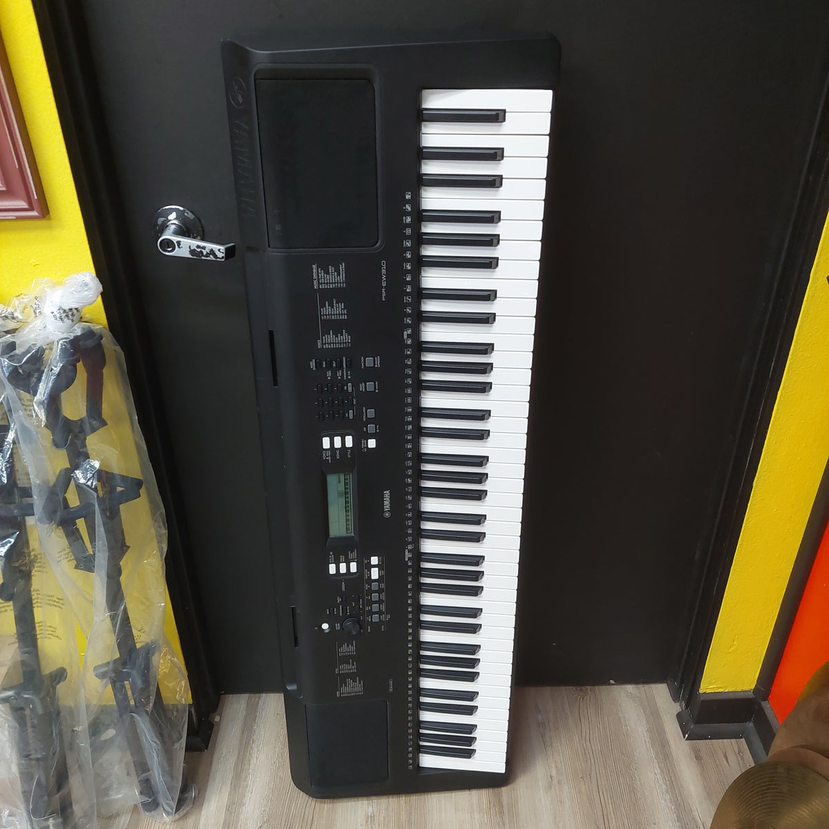 Yamaha PSR-EW310 76-Key Keyboard w/ Power Adaptor & Sustain Pedal (USED)