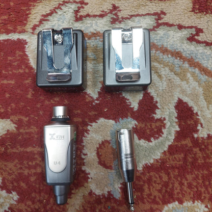 Xvive u4r2 In-Ear Monitor Wireless System w/ Pouch & Two Behringer In Ear Headphones w/ Cases (USED)