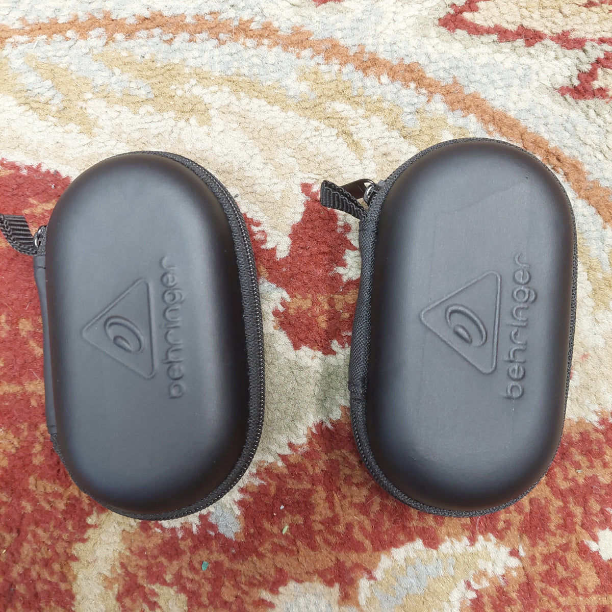 Xvive u4r2 In-Ear Monitor Wireless System w/ Pouch & Two Behringer In Ear Headphones w/ Cases (USED)