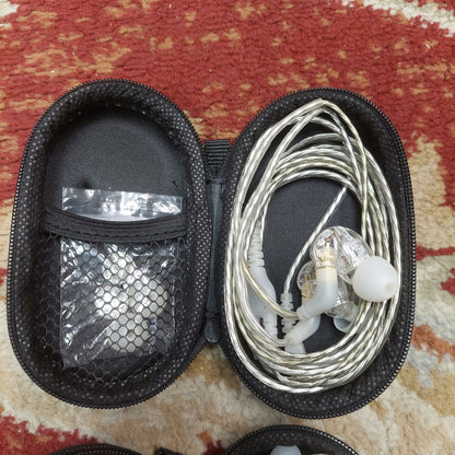 Xvive u4r2 In-Ear Monitor Wireless System w/ Pouch & Two Behringer In Ear Headphones w/ Cases (USED)