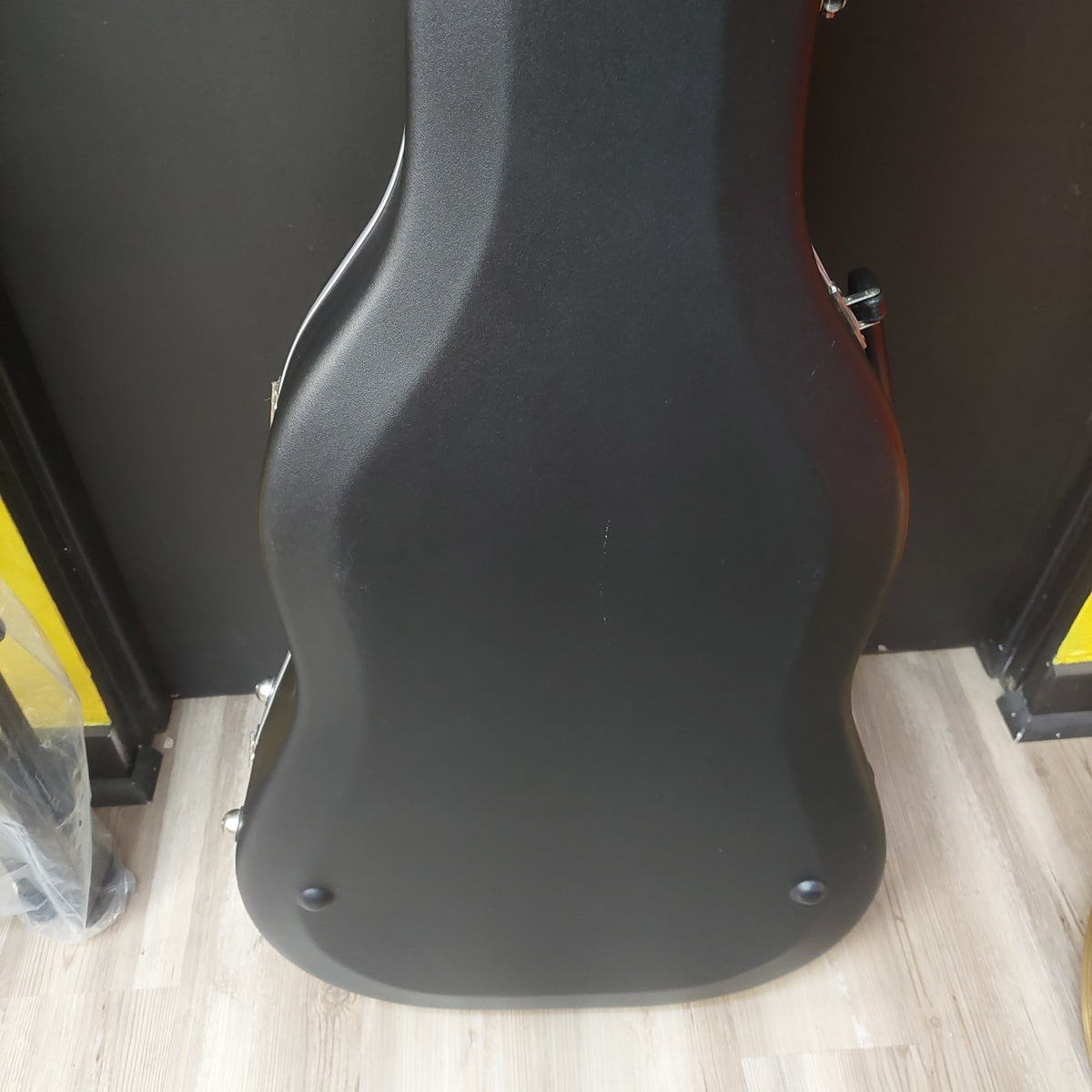 Acoustic Guitar Dreadnought Hard Case - Black (USED) "No Keys Included"