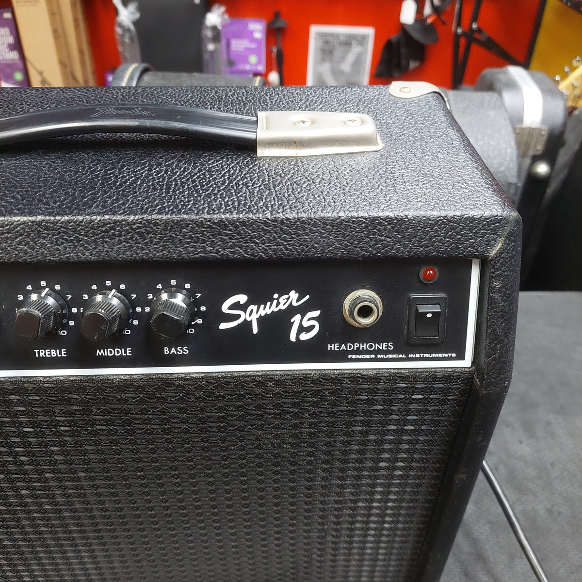 1990's Squier 15 Guitar Amplifier 15-Watt, 1x8" (USED) SN# 15210008