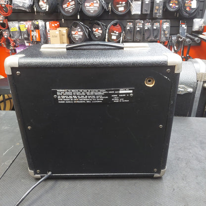 1990's Squier 15 Guitar Amplifier 15-Watt, 1x8" (USED) SN# 15210008