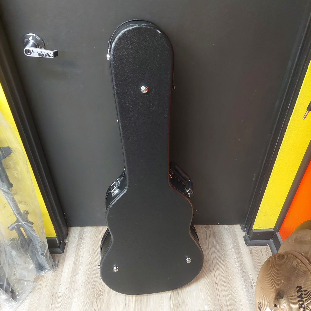 Gator Cases GWE-ACOU-3/4 Traditional Series Hard-Shell Wood Case For 3/4 Sized Acoustic Guitar - Black (USED)