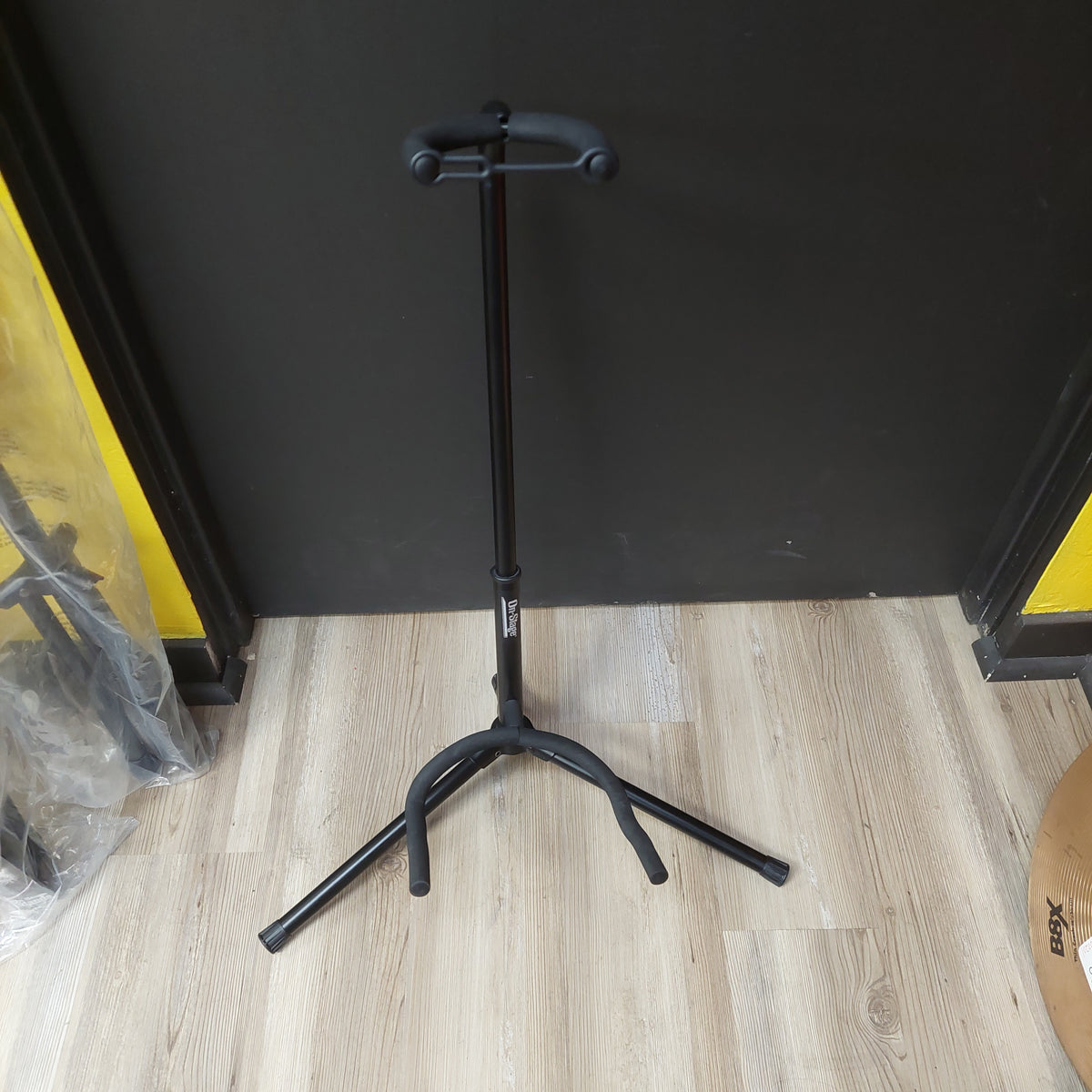 On-Stage XCG-4 Guitar Stand - Black (USED)