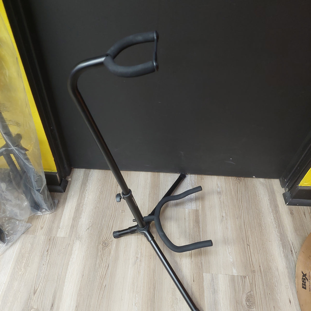 On-Stage XCG-4 Guitar Stand - Black (USED)