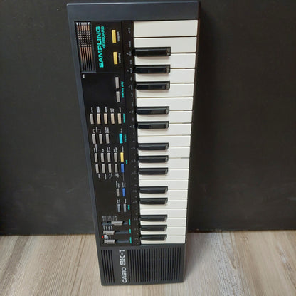 Casio SK-1 32-Key Sampling Keyboard w/ Original Box "No Power Supply" (USED) "Made In Japan"
