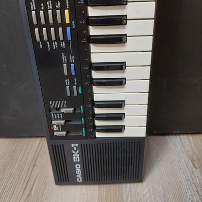 Casio SK-1 32-Key Sampling Keyboard w/ Original Box "No Power Supply" (USED) "Made In Japan"