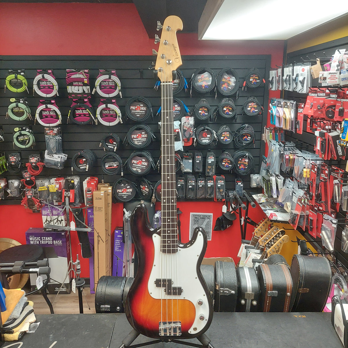 Vizcaya 4-String Bass Guitar - Sunburst (USED) "Sold As Is" Has Minor Body Damage