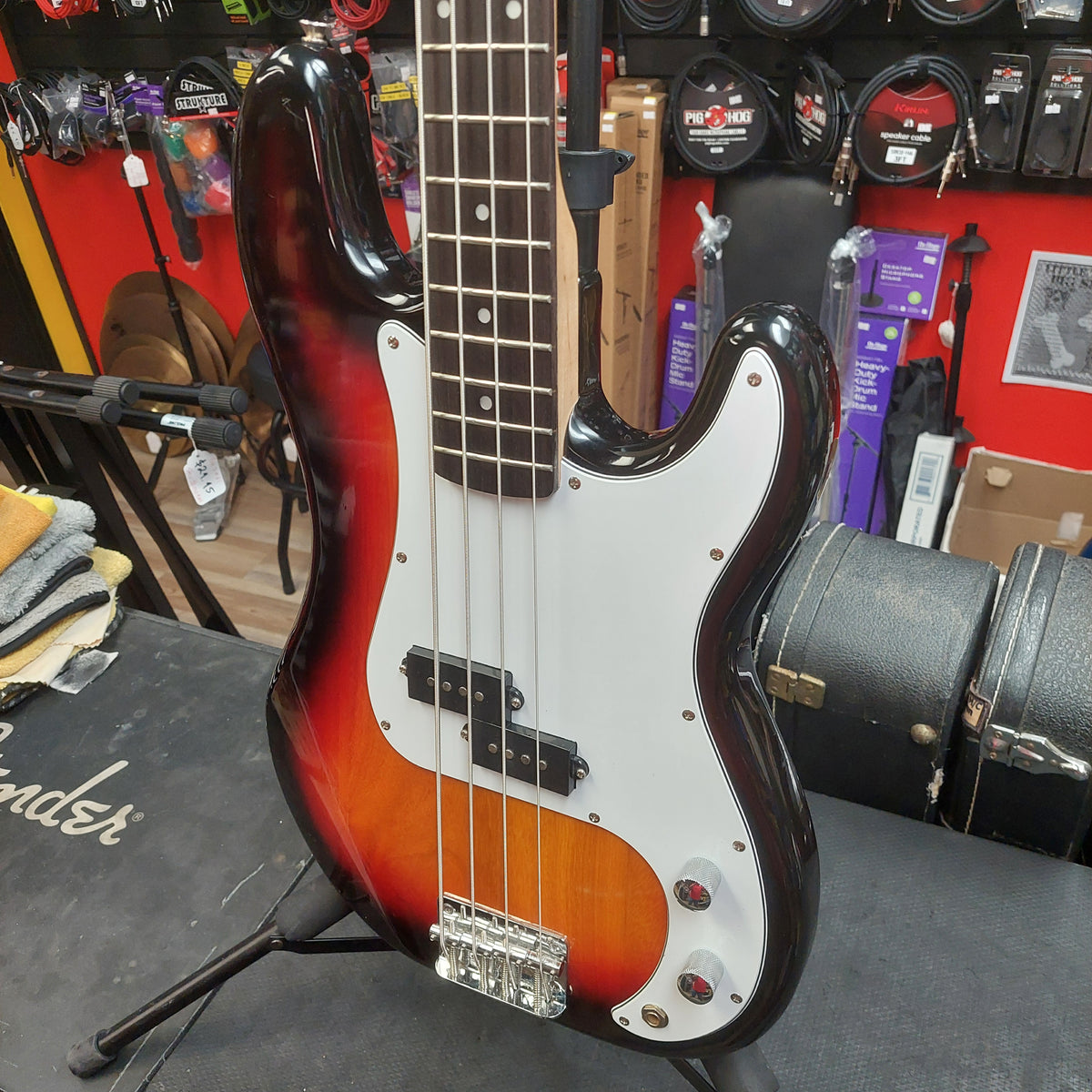 Vizcaya 4-String Bass Guitar - Sunburst (USED) "Sold As Is" Has Minor Body Damage