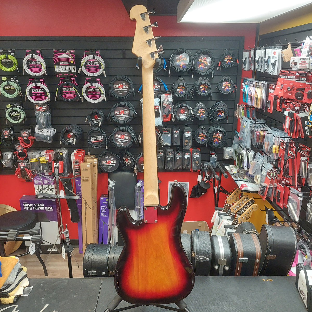 Vizcaya 4-String Bass Guitar - Sunburst (USED) "Sold As Is" Has Minor Body Damage