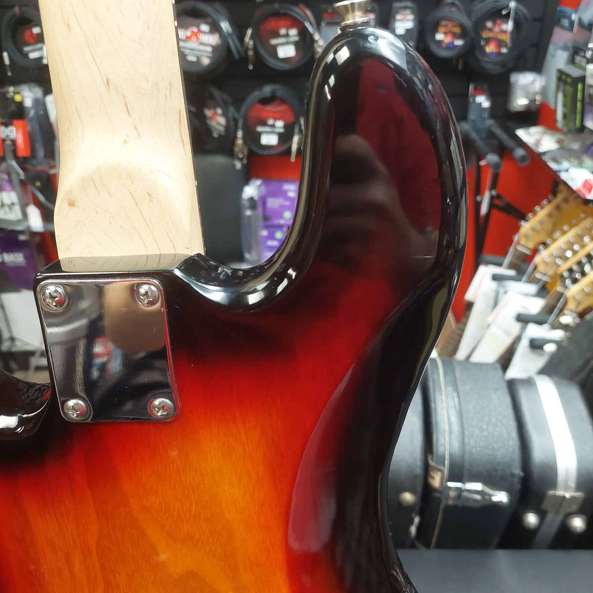 Vizcaya 4-String Bass Guitar - Sunburst (USED) "Sold As Is" Has Minor Body Damage