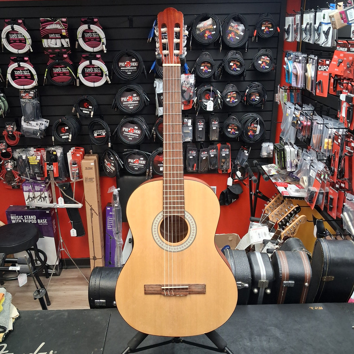 Sunlite CM-100 Classical Guitar - Natural (USED) "Sold As Is" Has Minor Damage To Bottom Of Guitar