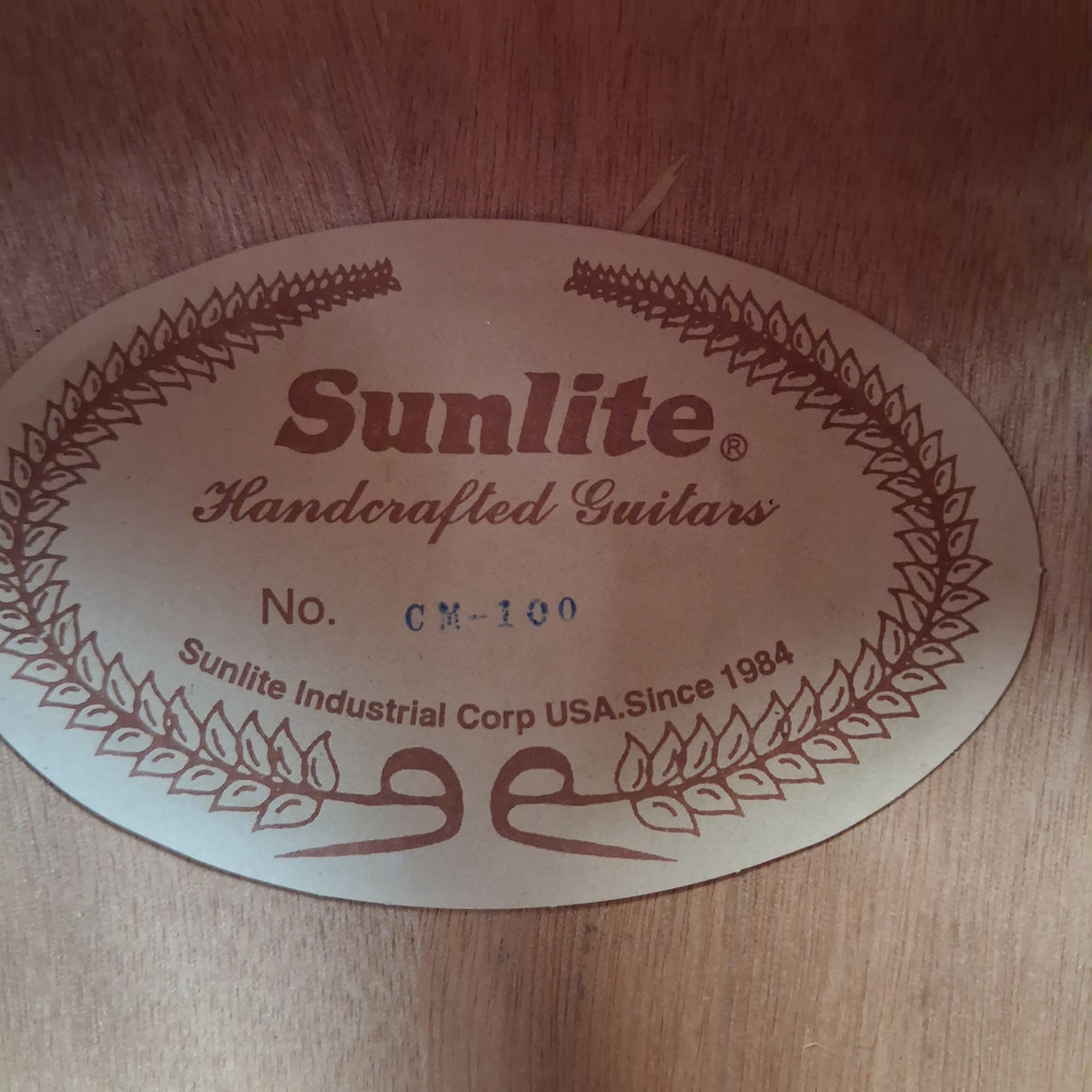 Sunlite CM-100 Classical Guitar - Natural (USED) "Sold As Is" Has Minor Damage To Bottom Of Guitar
