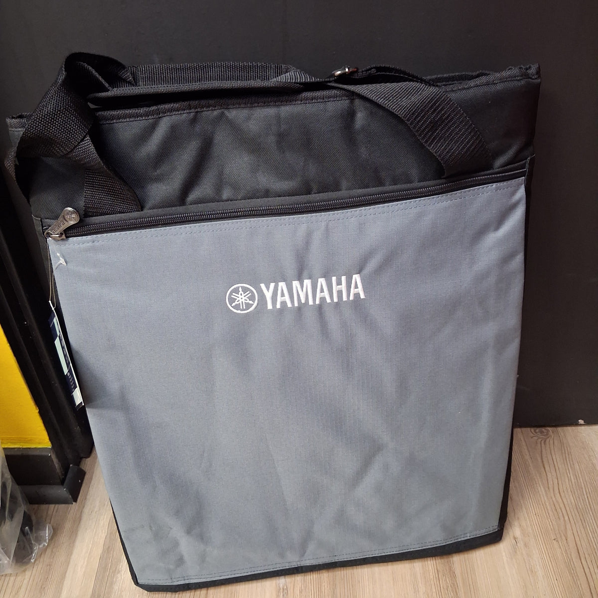 Yamaha YBA761 Artiste Series Keyboard Bag For 76-Note Keyboards - Black/Gray (USED)