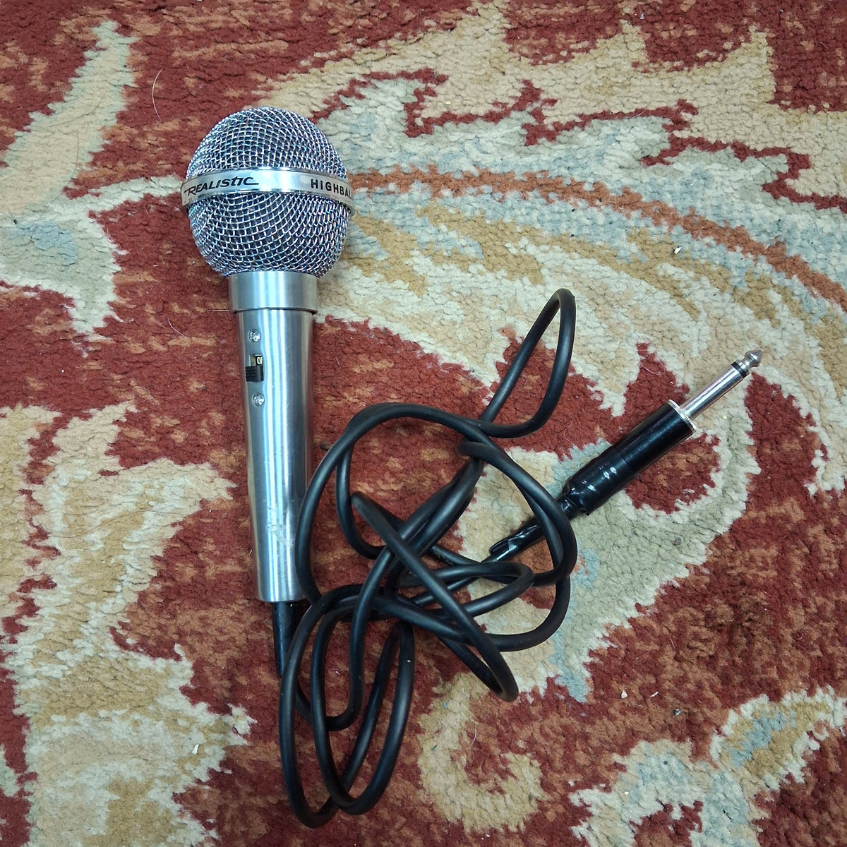 Realistic Highball 2 Dynamic Microphone w/ Pouch (USED)