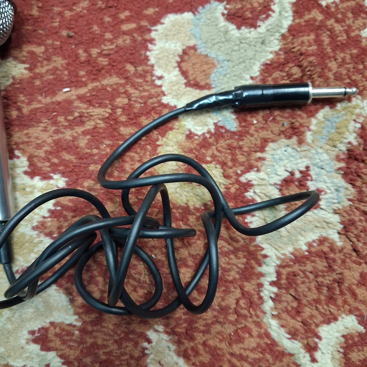 Realistic Highball 2 Dynamic Microphone w/ Pouch (USED)