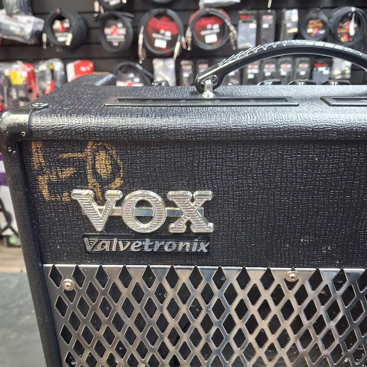 2000's Vox Valvetronix AD30VT Electric Guitar Amplifier 30-Watt, 1x10" (USED) SN# 017125