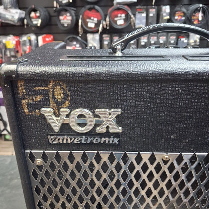 2000's Vox Valvetronix AD30VT Electric Guitar Amplifier 30-Watt, 1x10" (USED) SN# 017125