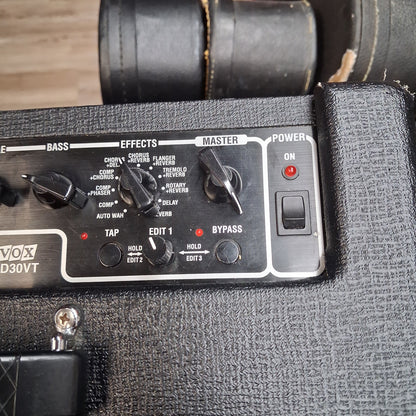2000's Vox Valvetronix AD30VT Electric Guitar Amplifier 30-Watt, 1x10" (USED) SN# 017125