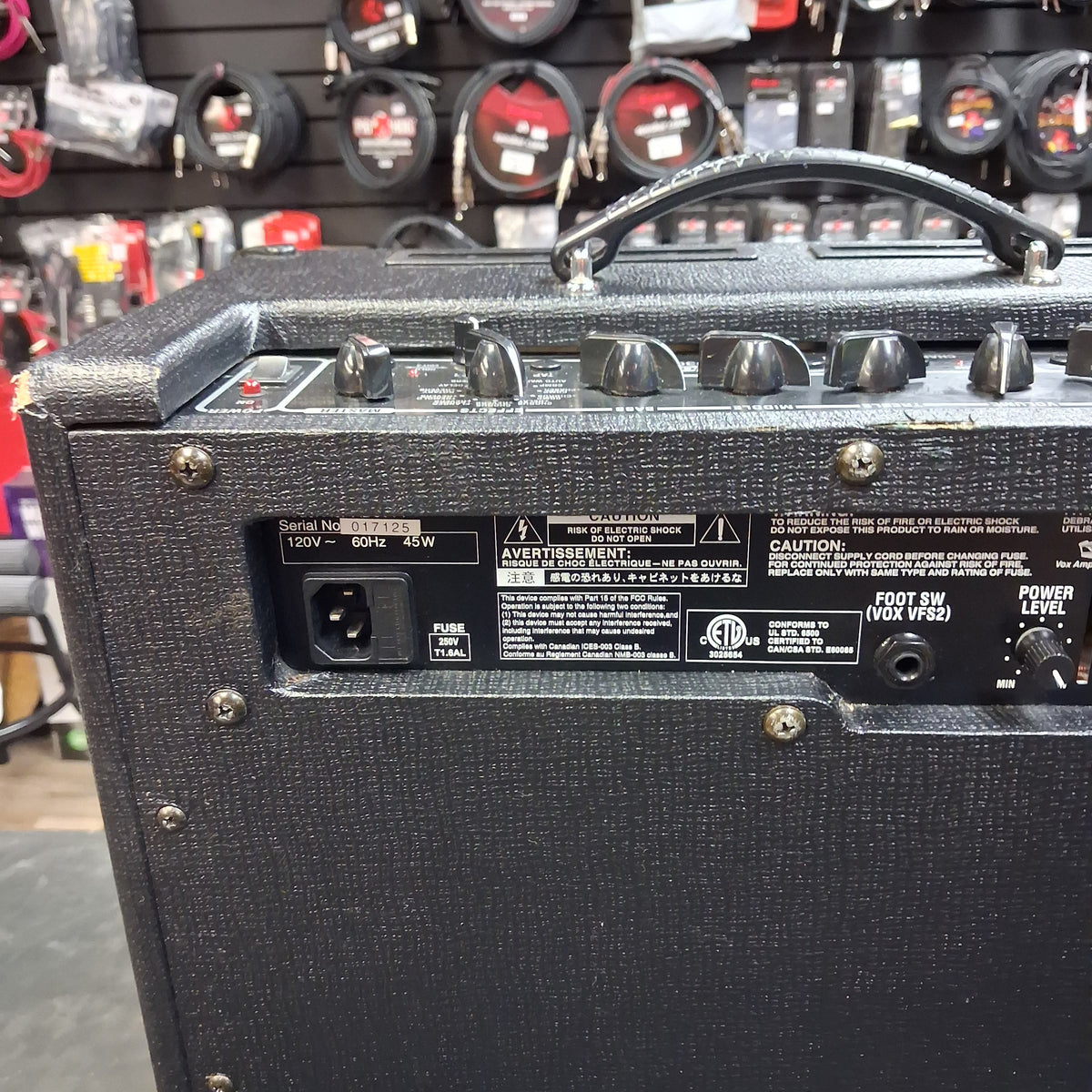 2000's Vox Valvetronix AD30VT Electric Guitar Amplifier 30-Watt, 1x10" (USED) SN# 017125
