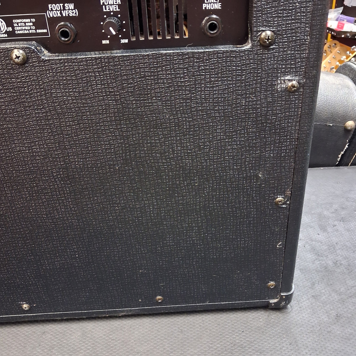 2000's Vox Valvetronix AD30VT Electric Guitar Amplifier 30-Watt, 1x10" (USED) SN# 017125