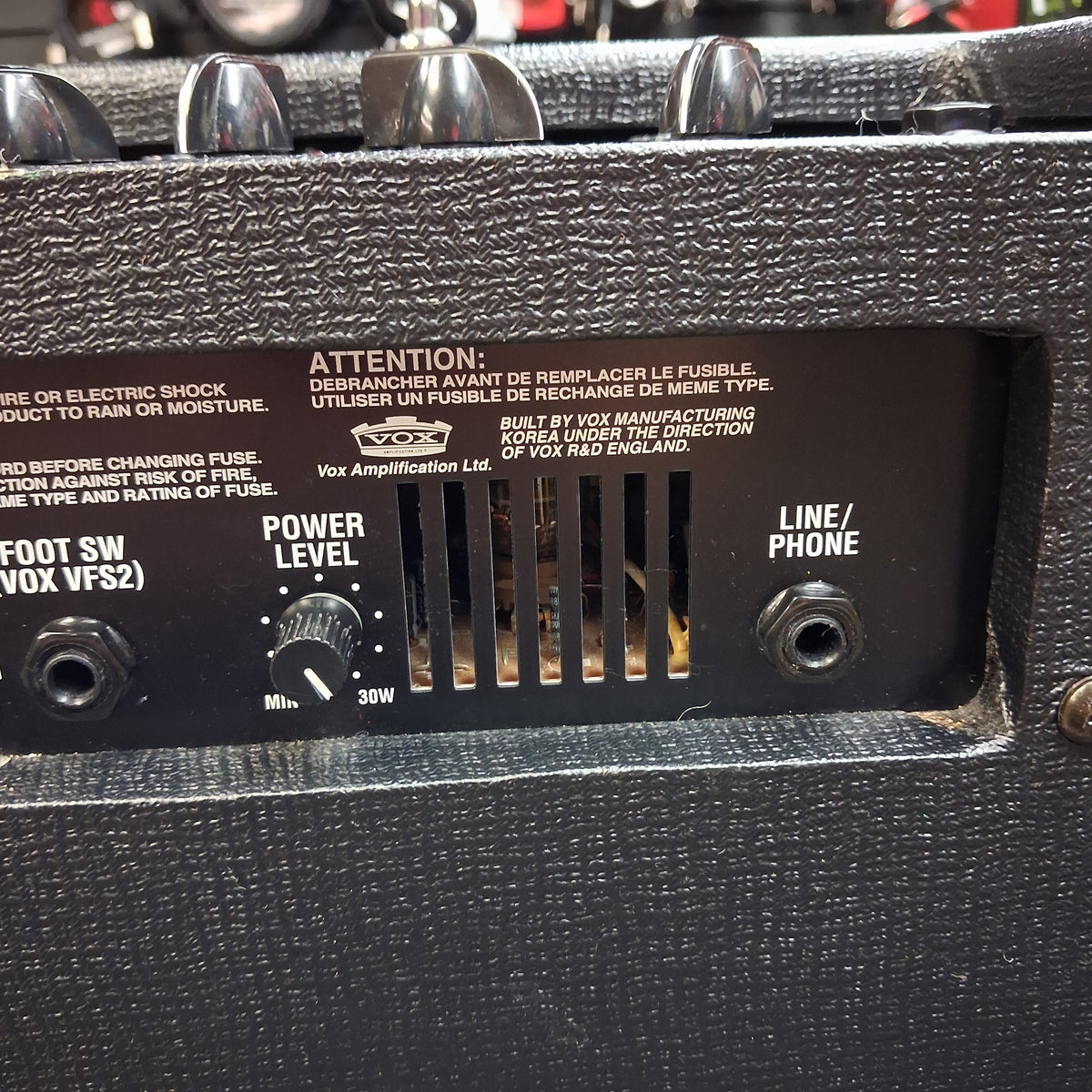 2000's Vox Valvetronix AD30VT Electric Guitar Amplifier 30-Watt, 1x10" (USED) SN# 017125
