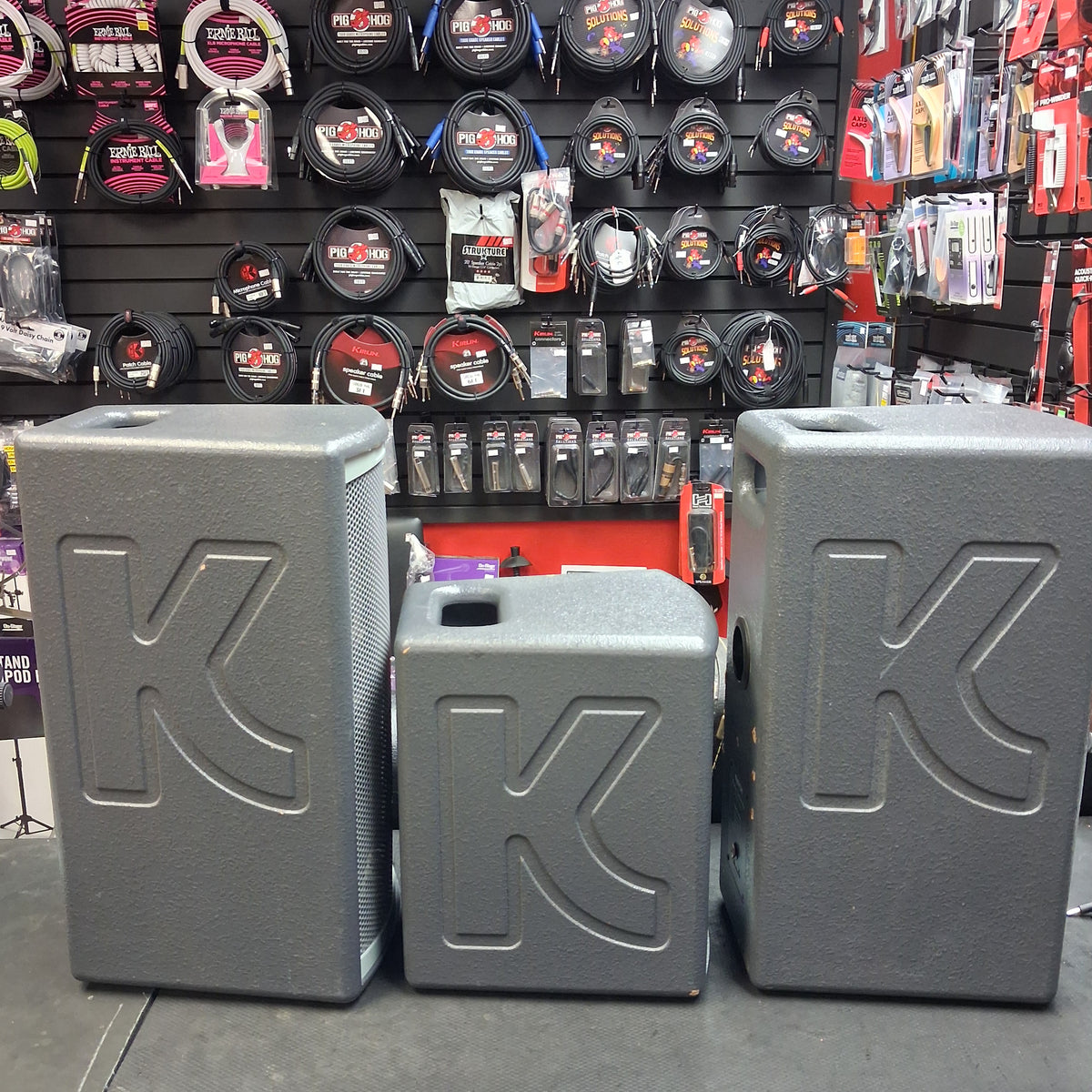 KUSTOM KPS PROFILE SYSTEM ONE 5-CHANNEL PORTABLE PA, 100W w/ DUAL 6.5” PA SPEAKERS w/ SPEAKER CABLES & POWER CABLE (USED) SN# 0251-000965 "EFFECTS NOT WORKING"