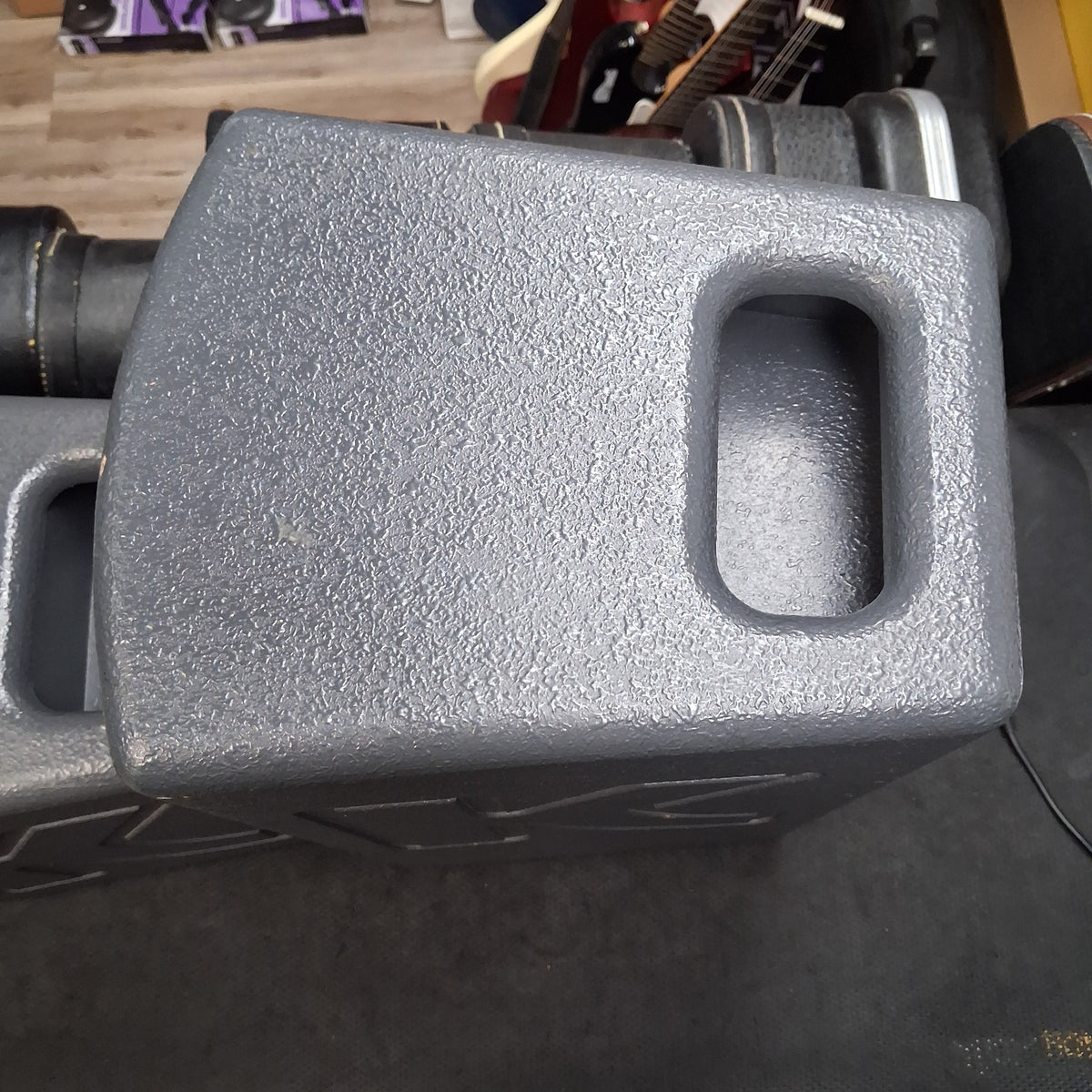 KUSTOM KPS PROFILE SYSTEM ONE 5-CHANNEL PORTABLE PA, 100W w/ DUAL 6.5” PA SPEAKERS w/ SPEAKER CABLES & POWER CABLE (USED) SN# 0251-000965 "EFFECTS NOT WORKING"