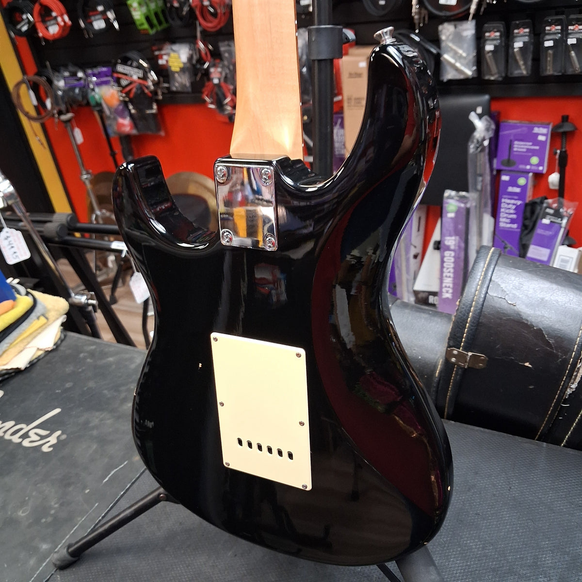 1997 Yamaha EG112 Electric Guitar - Black (USED) SN# Y7759705