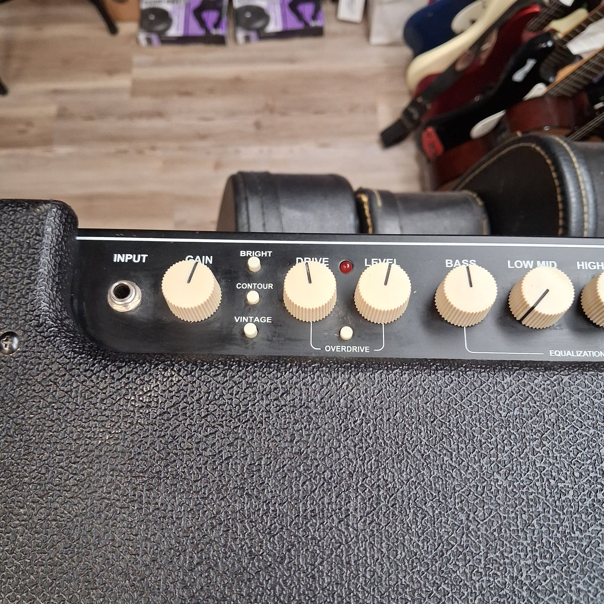 2017 Fender Rumble 100 (V3) Bass Amplifier 1x12" 100 Watts SN# ICTJ17357283