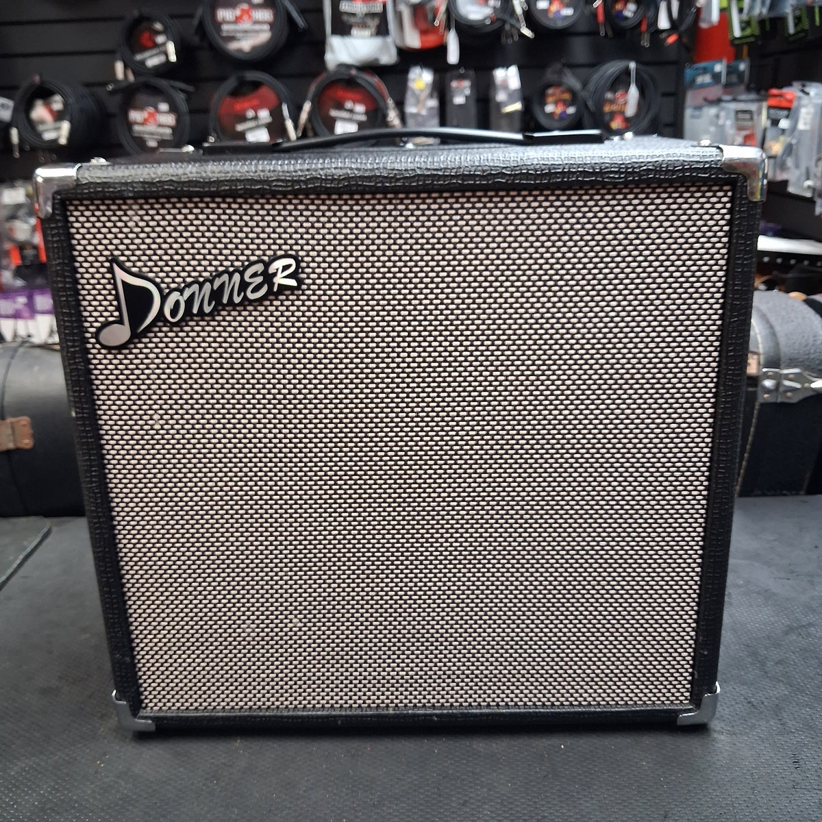 Donner DBA-30 Bass Amplifier 30-Watts, 1x8" (USED) SN# DBA30 202106017
