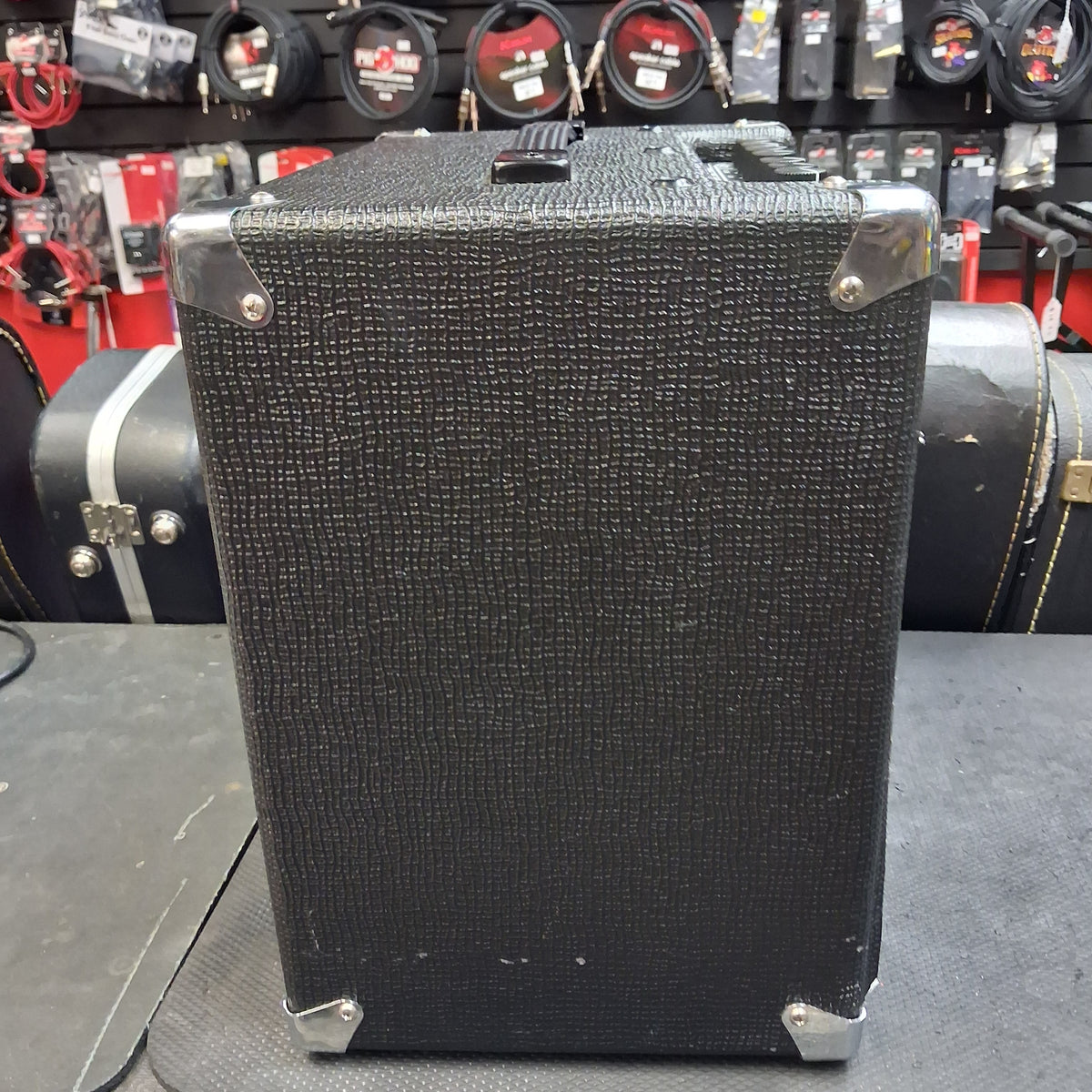 Donner DBA-30 Bass Amplifier 30-Watts, 1x8" (USED) SN# DBA30 202106017
